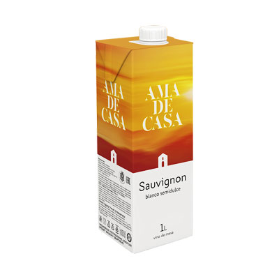 Вино столовое полусладкое белое Sauvingnon торговый знак AMA DE CASA 